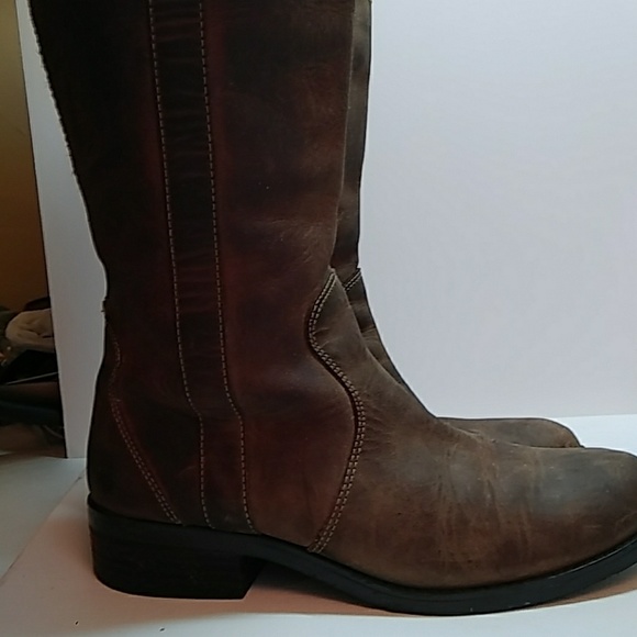 Boots - Picture 5 of 7